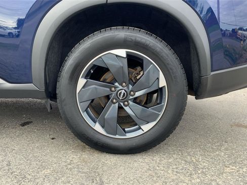 Used 2024 Nissan Rogue SV AWD/4WD image 28