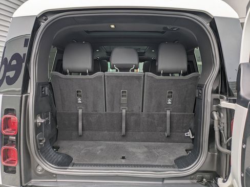 Certified 2024 Land Rover Defender 130 X-Dynamic SE image 30