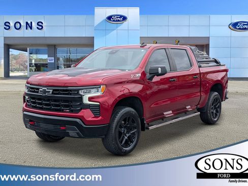 Used 2022 Chevrolet Silverado 1500 LT Trail Boss w/ LT Trail Boss Premium Package AWD/4WD image 1