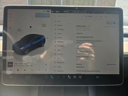 Used 2023 Tesla Model Y Long Range AWD/4WD image 2