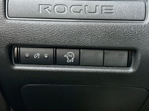 Used 2023 Nissan Rogue S AWD/4WD image 17
