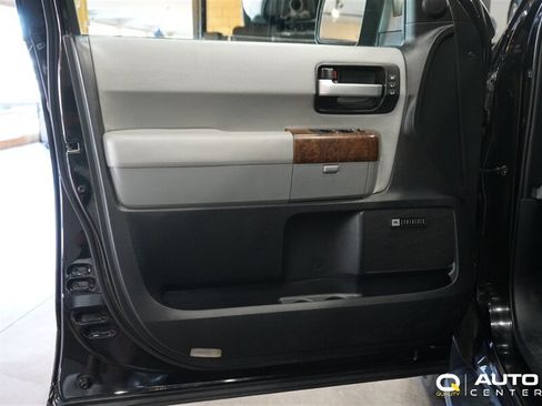 Used 2010 Toyota Sequoia Platinum AWD/4WD image 9