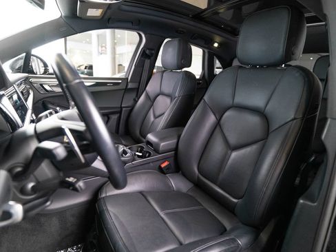 Certified 2024 Porsche Macan S AWD/4WD image 5