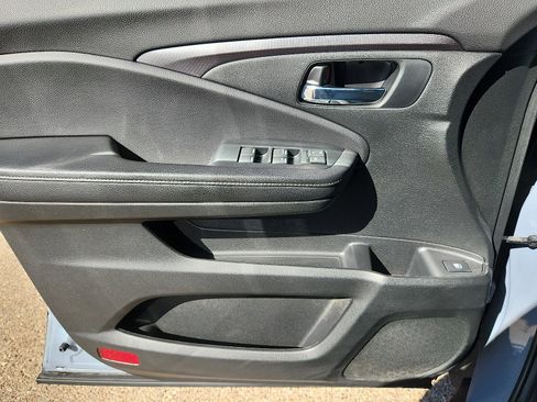 Used 2023 Honda Ridgeline Sport image 15