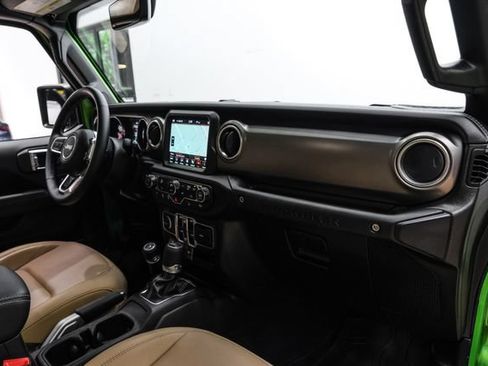 Used 2019 Jeep Wrangler Unlimited Rubicon AWD/4WD image 12
