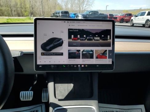Used 2024 Tesla Model Y Performance AWD/4WD image 21