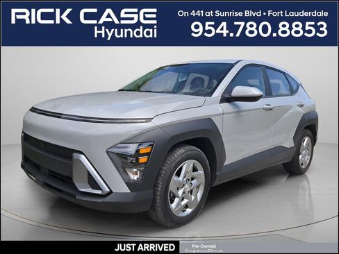 Certified 2025 Hyundai Kona SE FWD image 1