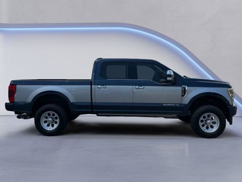 Used 2020 Ford F350 Platinum AWD/4WD image 2