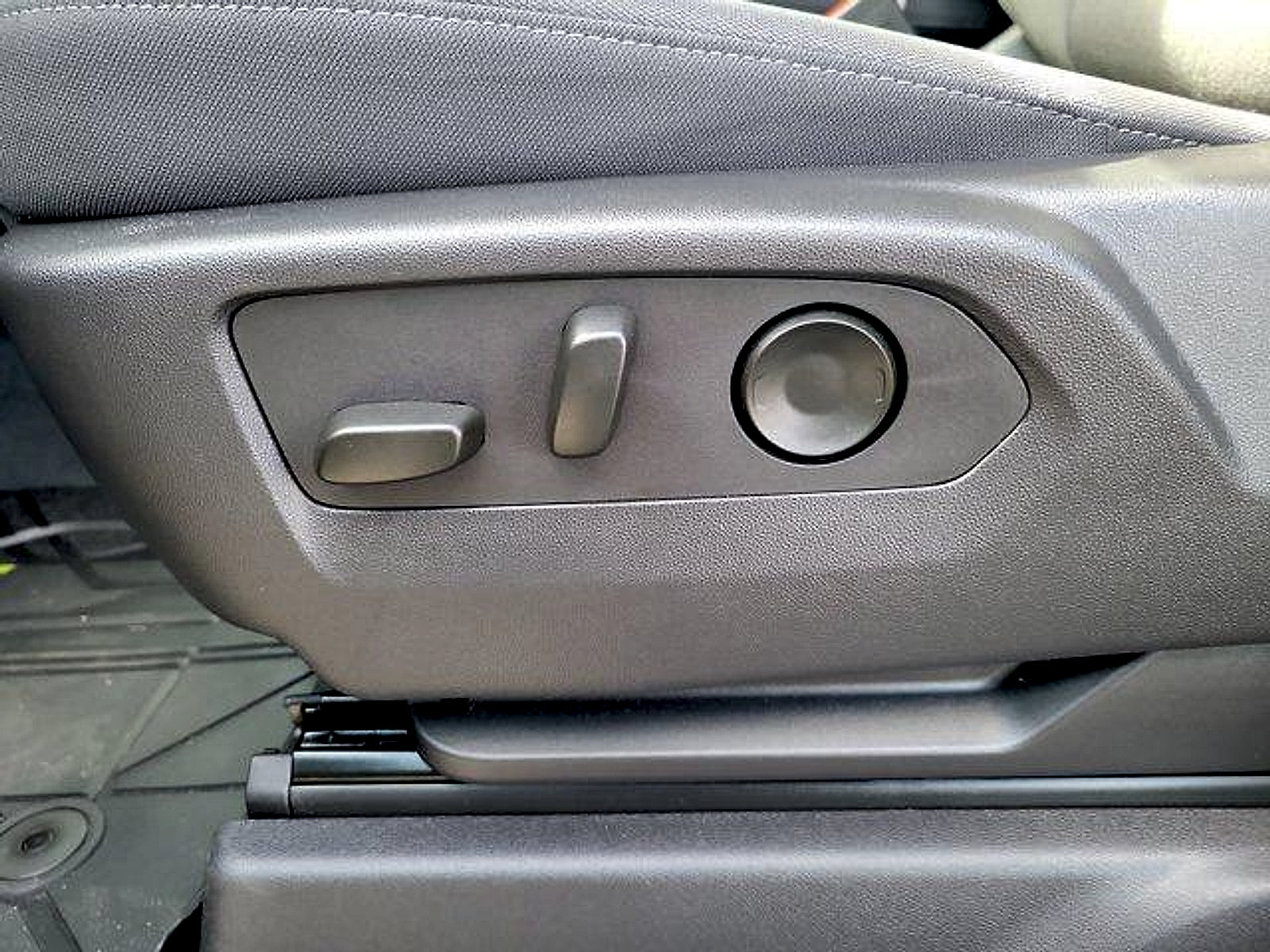 Used 2024 Chevrolet Silverado 1500 Custom RWD image 26