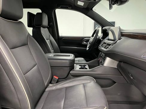 Used 2023 Chevrolet Suburban Premier AWD/4WD image 59