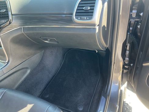 Certified 2019 Jeep Grand Cherokee Limited image 28