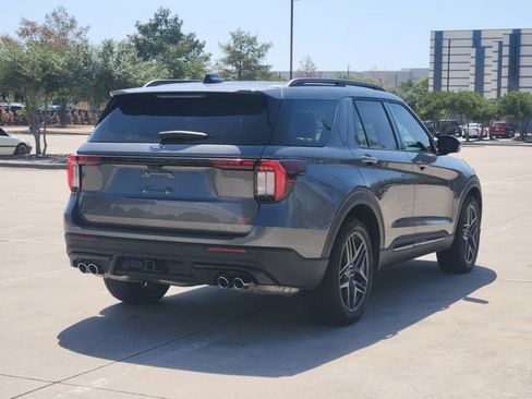 Used 2025 Ford Explorer ST AWD/4WD image 5