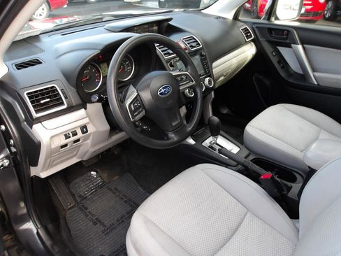 Used 2016 Subaru Forester 2.5i Premium w/ All-Weather Package AWD/4WD image 9