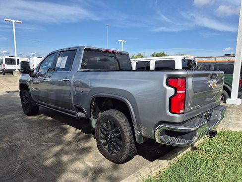 Used 2025 Chevrolet Silverado 2500 LTZ w/ LTZ Convenience Package AWD/4WD image 4