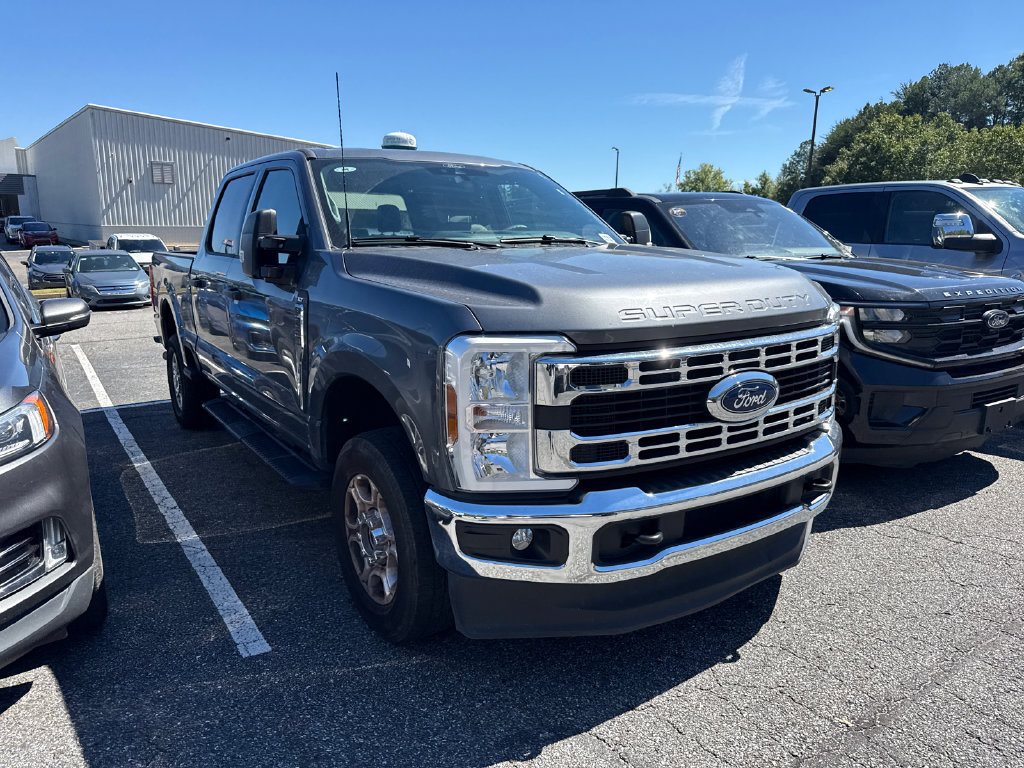 Used 2025 Ford F250 XLT AWD/4WD image 2