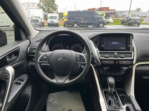 Used 2020 Mitsubishi Eclipse Cross ES FWD image 16