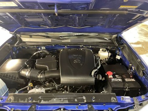 Certified 2023 Toyota Tacoma TRD Off-Road image 20