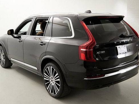 Used 2023 Volvo XC90 B6 Ultimate w/ Protection Package Premier AWD/4WD image 7