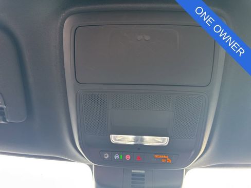 Used 2024 Chevrolet Traverse LT FWD image 21