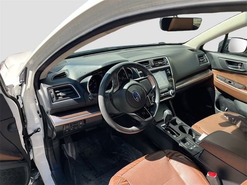 Used 2019 Subaru Outback 3.6R Touring w/ Popular Package #3A image 9