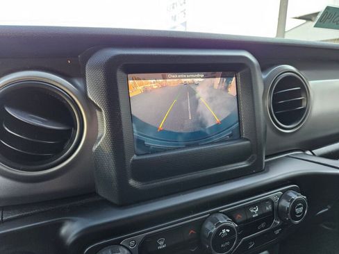 Used 2020 Jeep Wrangler Sport image 23