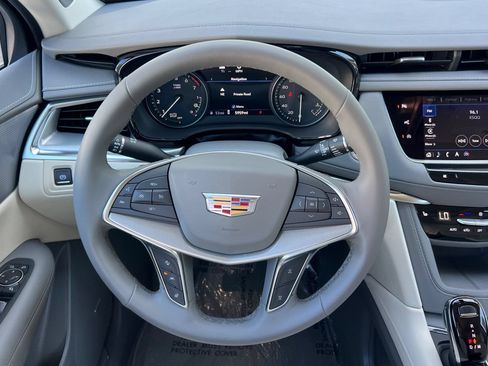 Used 2026 Cadillac XT5 Premium Luxury w/ LPO, Floor Liner Package FWD image 15
