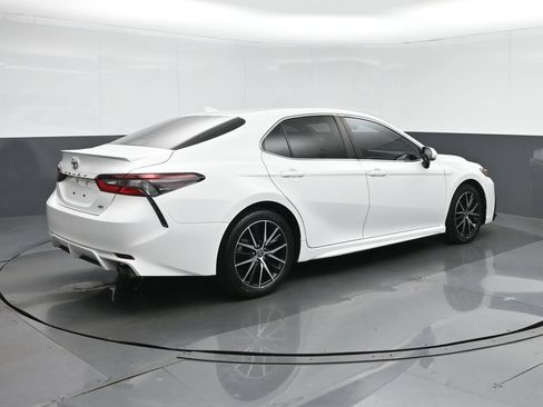 Used 2023 Toyota Camry SE FWD image 7