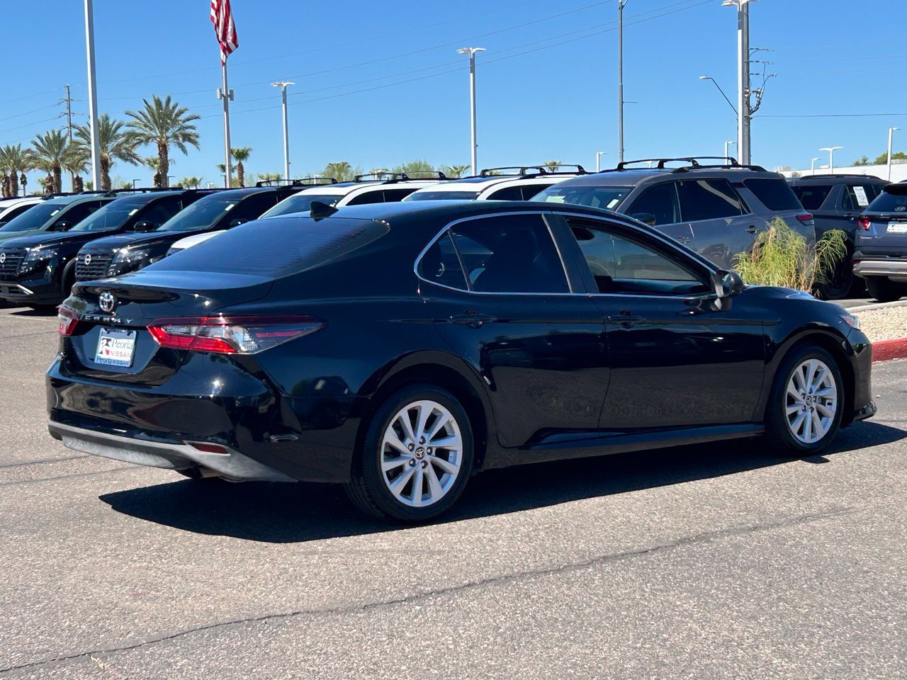 Used 2022 Toyota Camry LE w/ Carpet Mat Package (TMS) FWD image 6