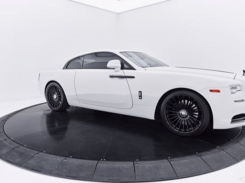 Used 2018 Rolls-Royce Wraith RWD image 19