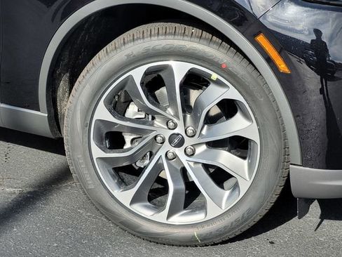 New 2026 Lincoln Aviator AWD image 9