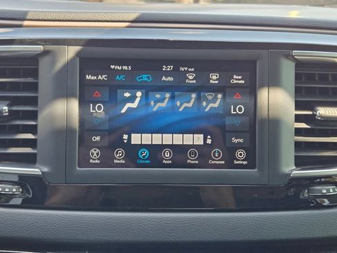 Used 2019 Chrysler Pacifica Touring Plus FWD image 21