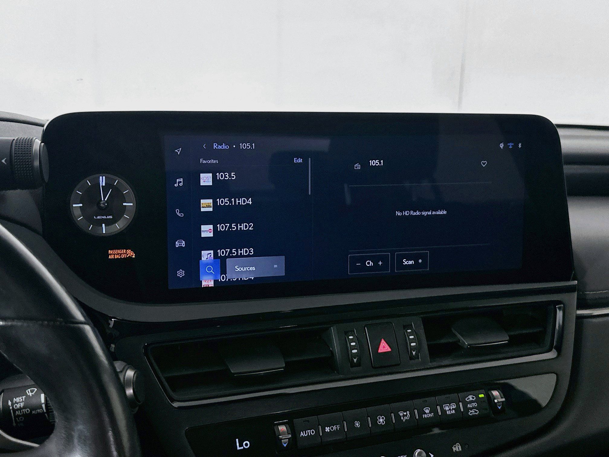 Used 2025 Lexus ES 300h w/ Premium Package FWD image 21