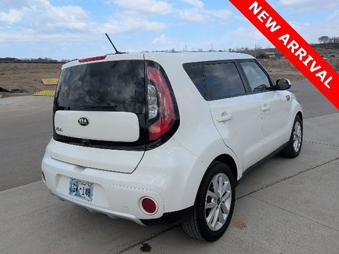 Used 2018 Kia Soul + image 3
