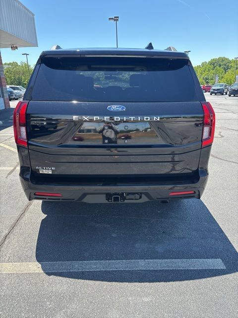 Used 2025 Ford Expedition Active AWD/4WD image 7