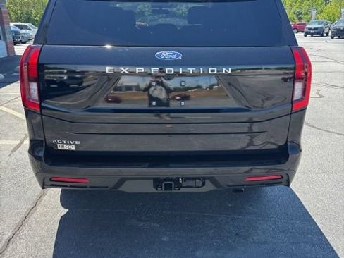 Used 2025 Ford Expedition Active AWD/4WD image 7