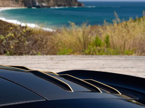 Used 2024 Aston Martin Valour image 27