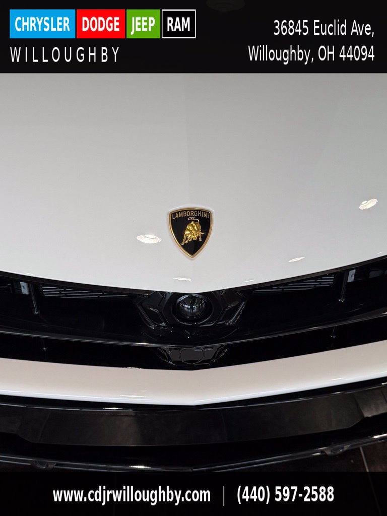 Used 2025 Lamborghini Urus SE AWD/4WD image 4