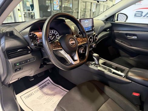 Used 2025 Nissan Sentra SV image 32