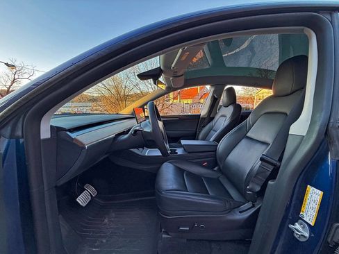 Used 2022 Tesla Model Y Performance image 19