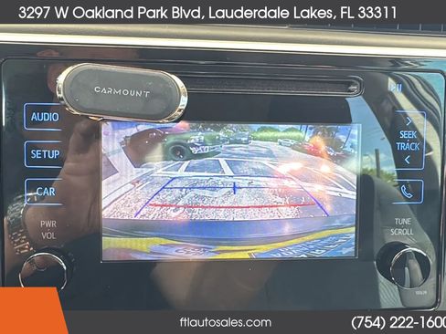 Used 2017 Toyota Corolla LE image 52