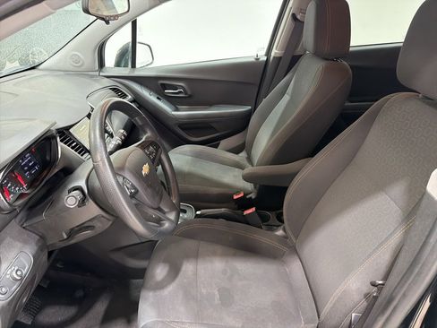 Used 2019 Chevrolet Trax LS w/ Tint and Cruise Package image 15