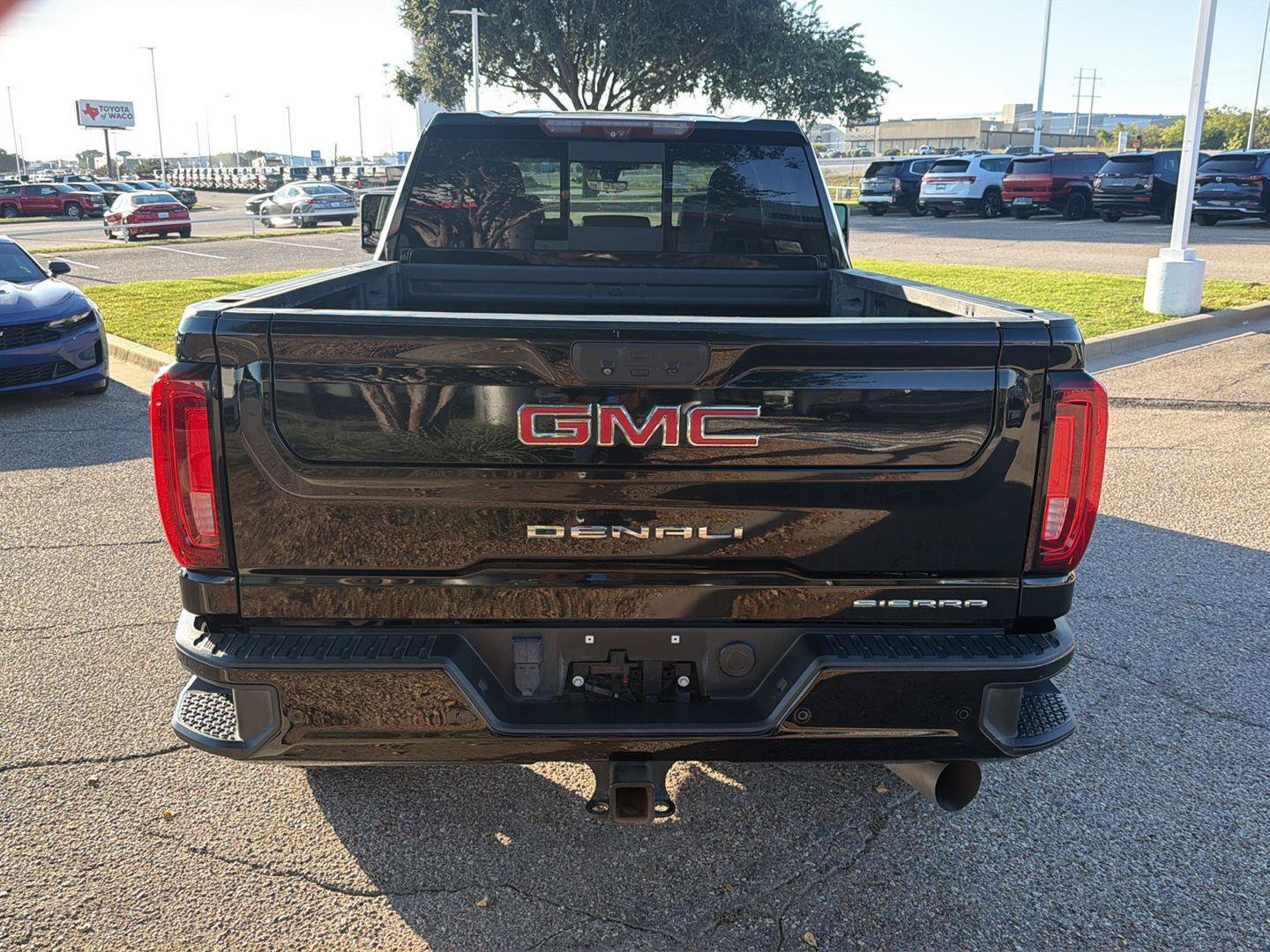Used 2021 GMC Sierra 2500 Denali w/ Denali Black Diamond Edition AWD/4WD image 4