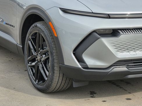 New 2026 Chevrolet Equinox EV LT image 10