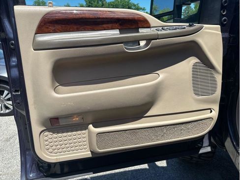Used 2001 Ford Excursion Limited AWD/4WD image 12