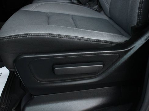 Used 2020 RAM 1500 Big Horn AWD/4WD image 13