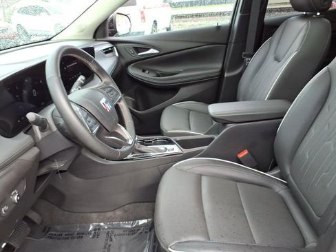 Used 2024 Buick Encore GX Avenir w/ Avenir Technology Package FWD image 12