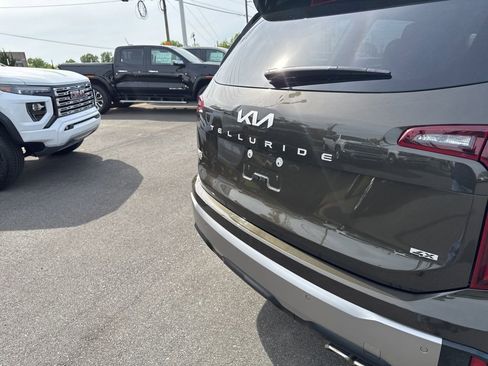 Used 2025 Kia Telluride S image 35