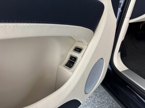 New 2025 Bentley Bentayga image 14