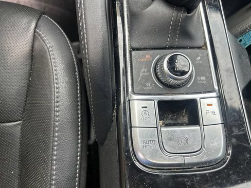 Certified 2024 Kia Telluride EX w/ EX Captain's Chair Package AWD/4WD image 16