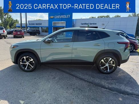 Certified 2024 Chevrolet Trax RS w/ Driver Confidence Package FWD image 2